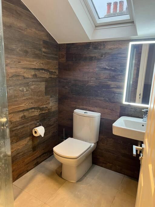 Four Bedroom Modern Victorian Wandsworth House Λονδίνο Εξωτερικό φωτογραφία